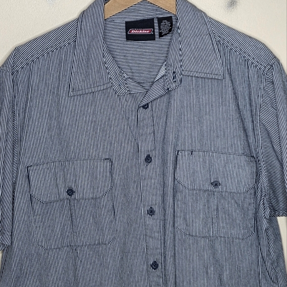 Dickies | Dark Blue White Railroad Stripe Short Sleeve Button Up Shirt Size 2XL - Picture 2 of 5